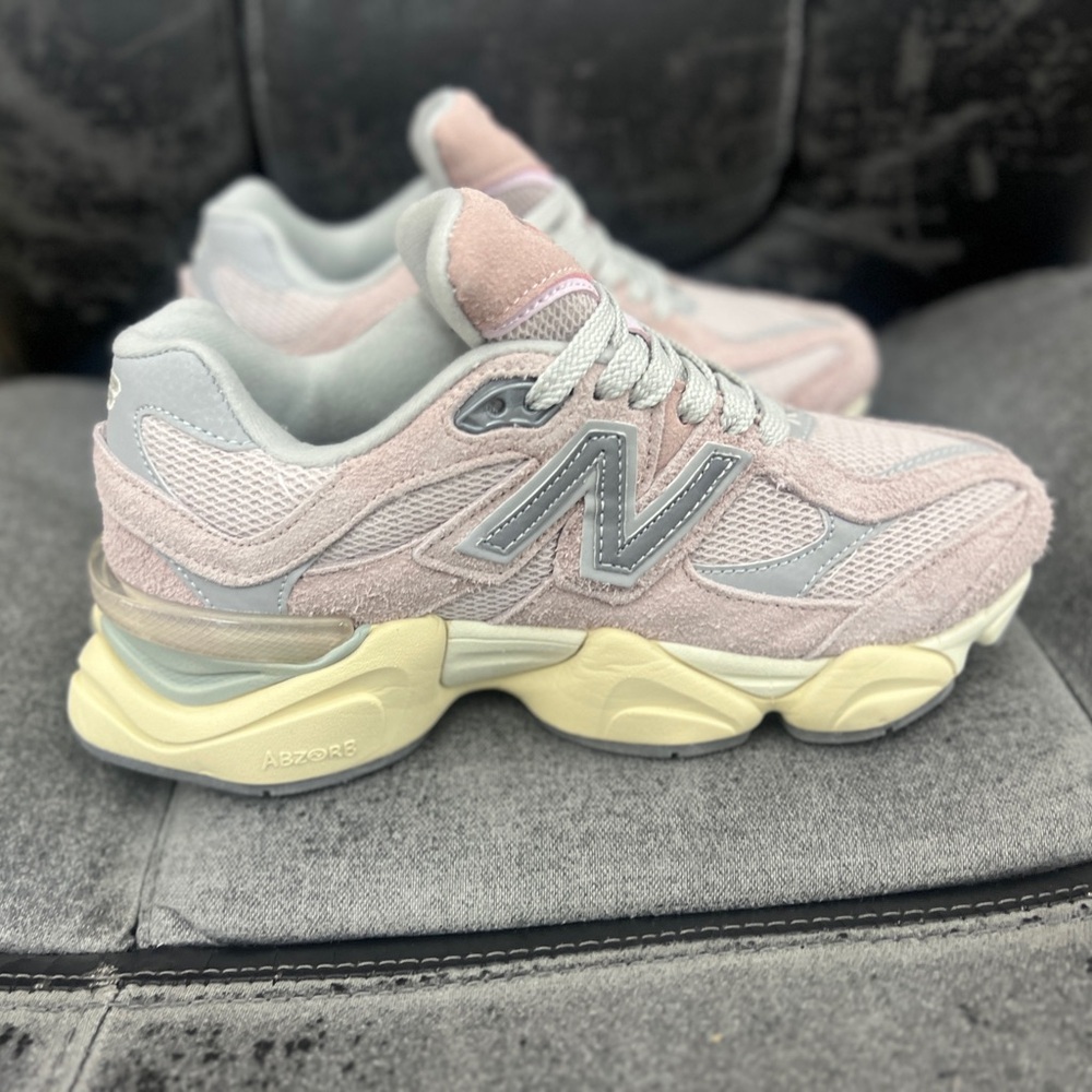 New Balance 9060  pink (December Sky) - Picture 3 of 6